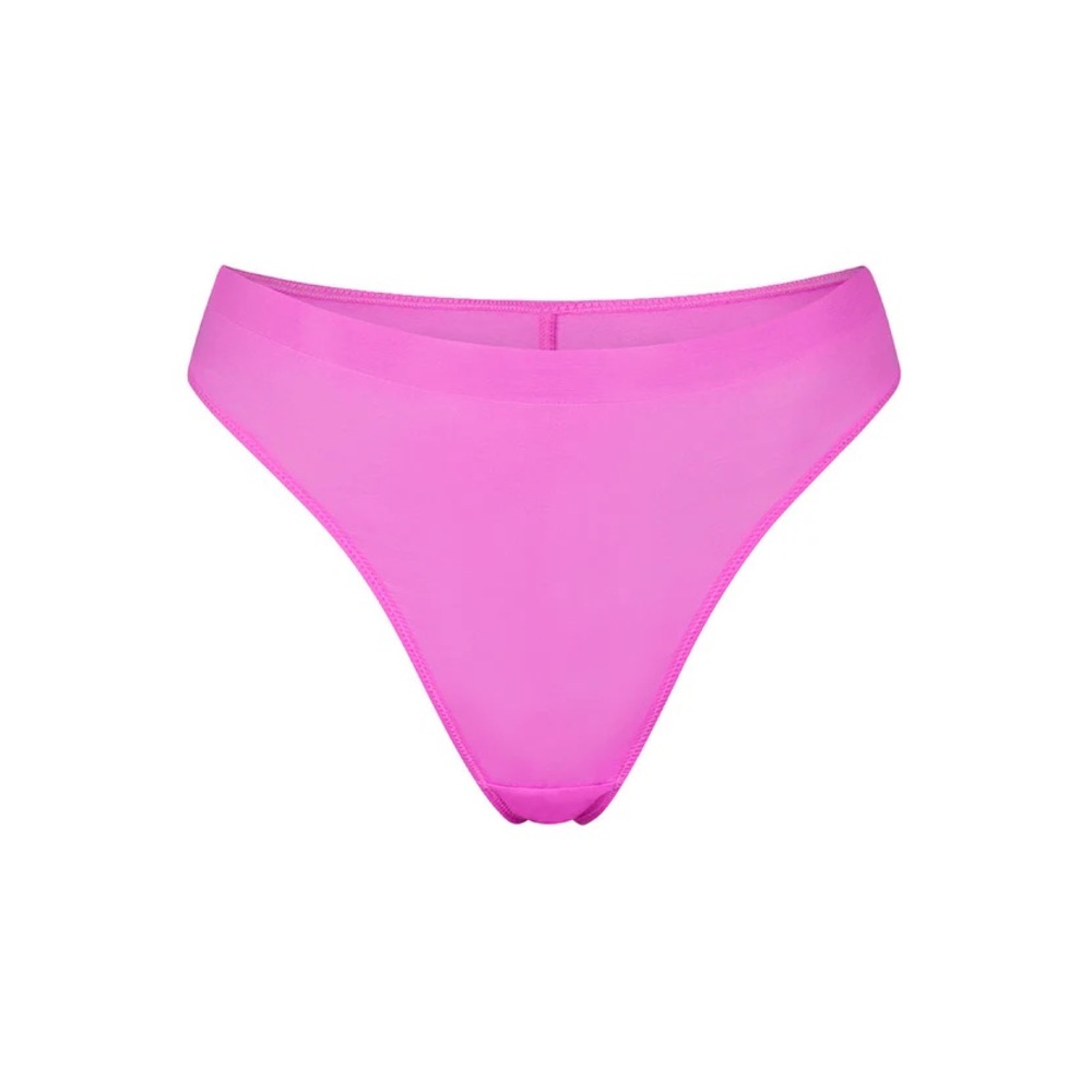 NWT Skims Weightless Thong in Pink